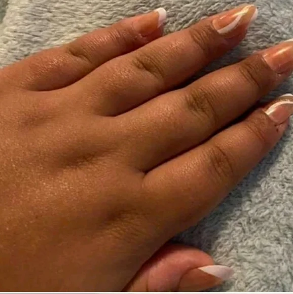Nude and white nails - Picture 2 of 3